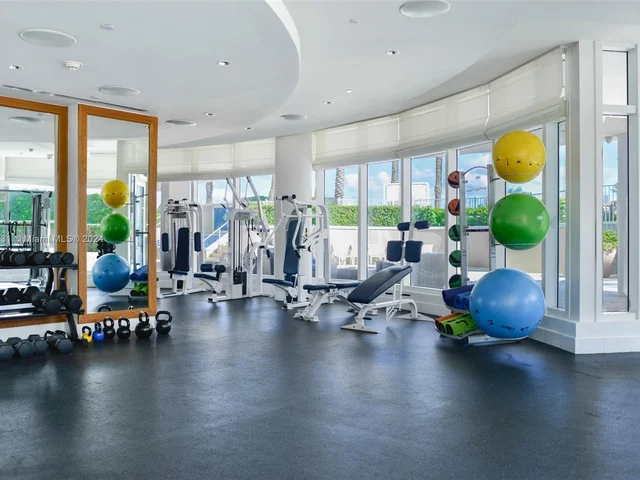 3801 Collins Ave # 903, Miami Beach FL 33140