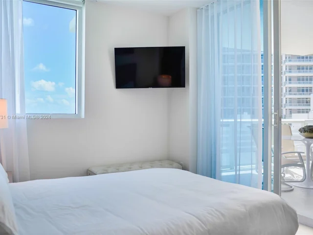 3801 Collins Ave # 903, Miami Beach FL 33140