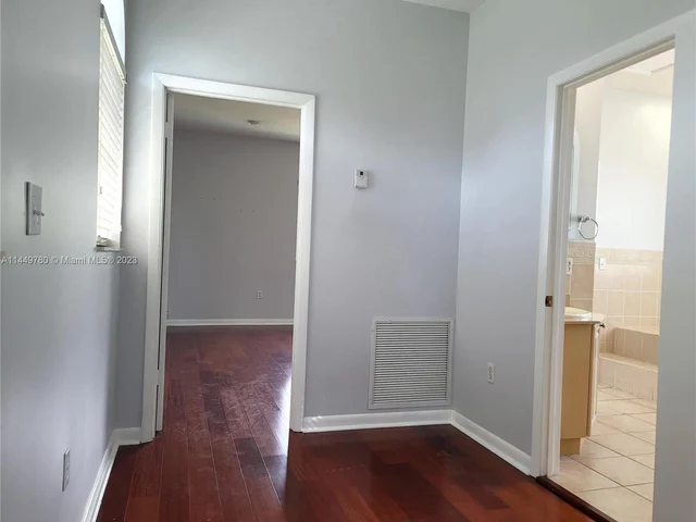 12195 SW 80th St, Miami FL 33183