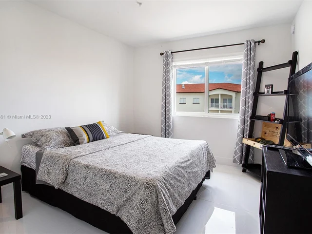 10950 NW 82nd St # 416, Doral FL 33178