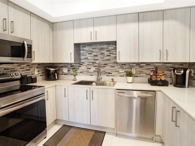 10950 NW 82nd St # 416, Doral FL 33178