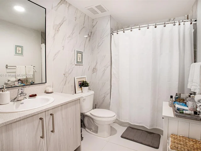 10950 NW 82nd St # 416, Doral FL 33178