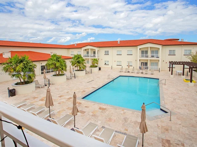 10950 NW 82nd St # 416, Doral FL 33178