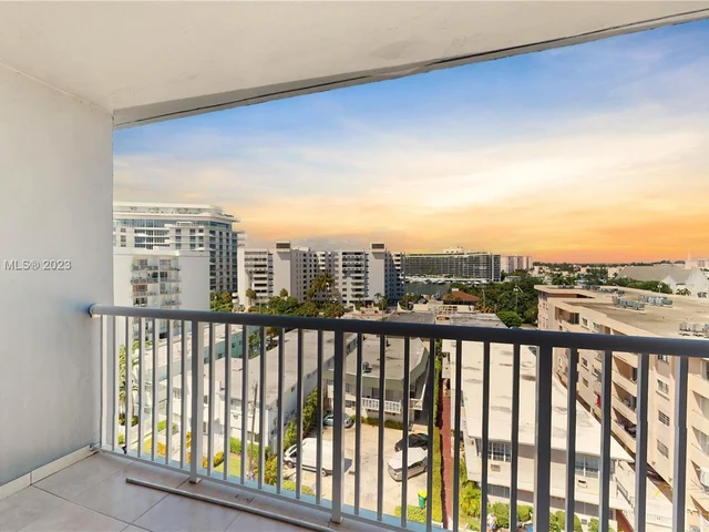 6855 Abbott Ave # 802, Miami Beach FL 33141