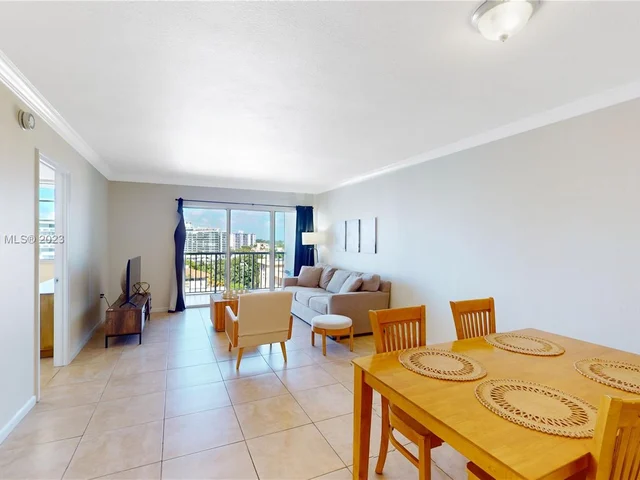 6855 Abbott Ave # 802, Miami Beach FL 33141