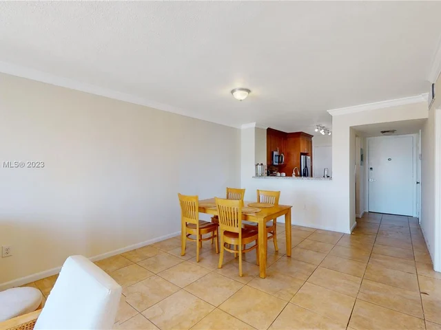 6855 Abbott Ave # 802, Miami Beach FL 33141