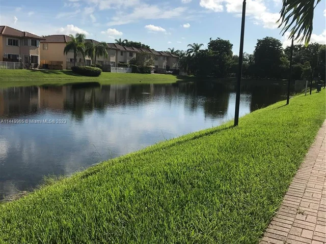 6720 NW 114th Ave # 826, Doral FL 33178