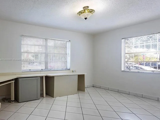 3600 SW 26th St, Miami FL 33133