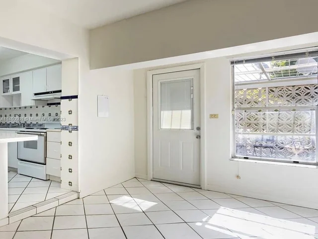 3600 SW 26th St, Miami FL 33133