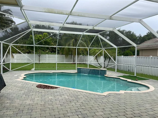 6239 NW 53rd Cir, Coral Springs FL 33067