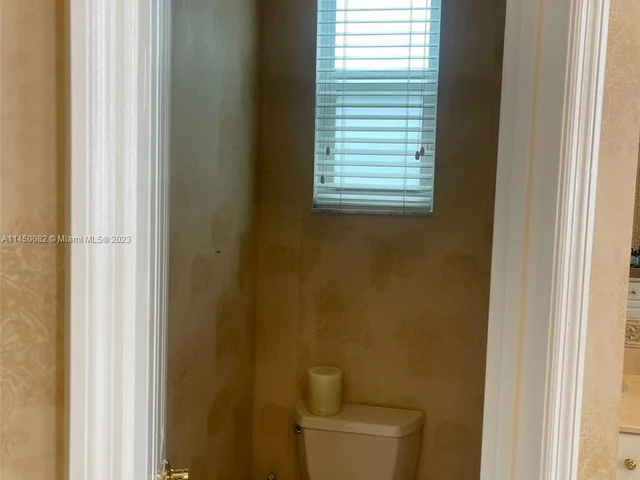 6239 NW 53rd Cir, Coral Springs FL 33067