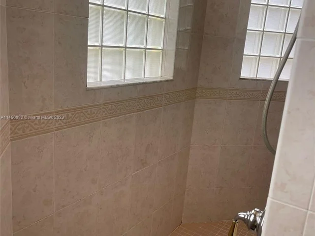 6239 NW 53rd Cir, Coral Springs FL 33067