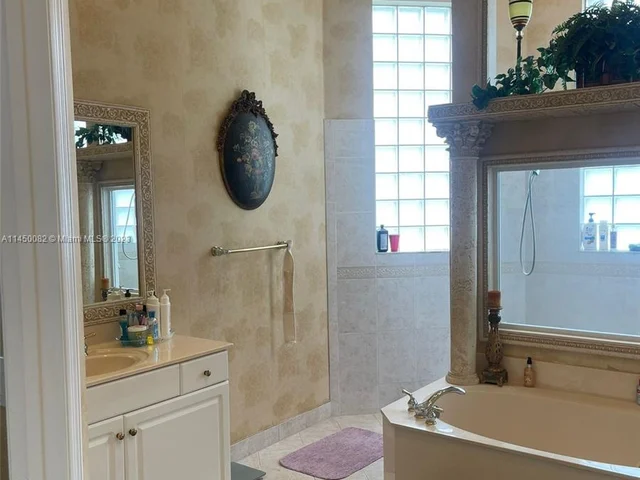 6239 NW 53rd Cir, Coral Springs FL 33067