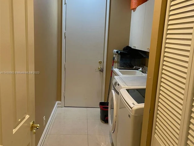 6239 NW 53rd Cir, Coral Springs FL 33067