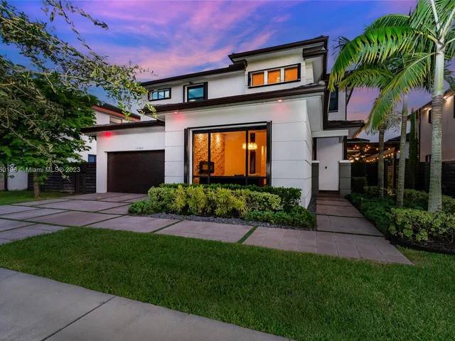 15982 SW 136th Ter, Miami FL 33196