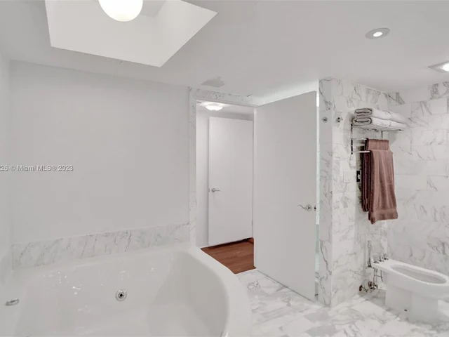 19707 Turnberry Way # 21E, Aventura FL 33180