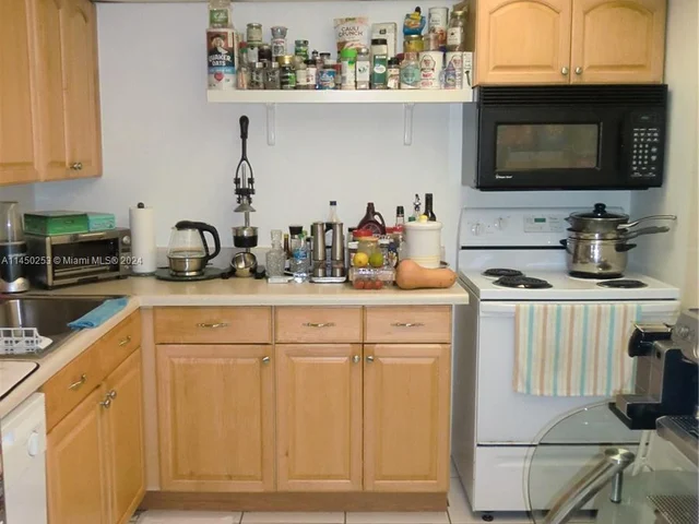 2000 Atlantic Shores Blvd # 508, Hallandale Beach FL 33009