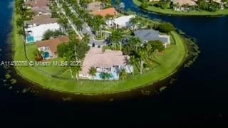 2534 Poinciana Dr, Weston FL 33327