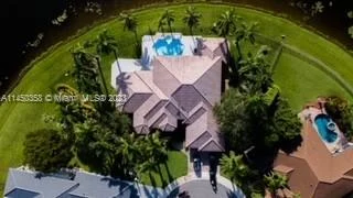 2534 Poinciana Dr, Weston FL 33327