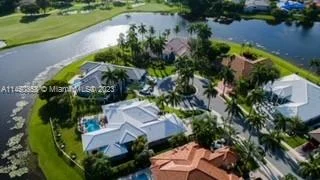 2534 Poinciana Dr, Weston FL 33327