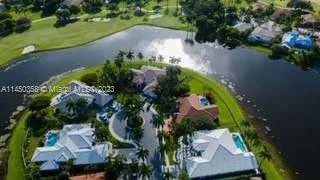 2534 Poinciana Dr, Weston FL 33327