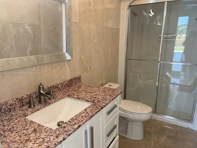 2534 Poinciana Dr, Weston FL 33327