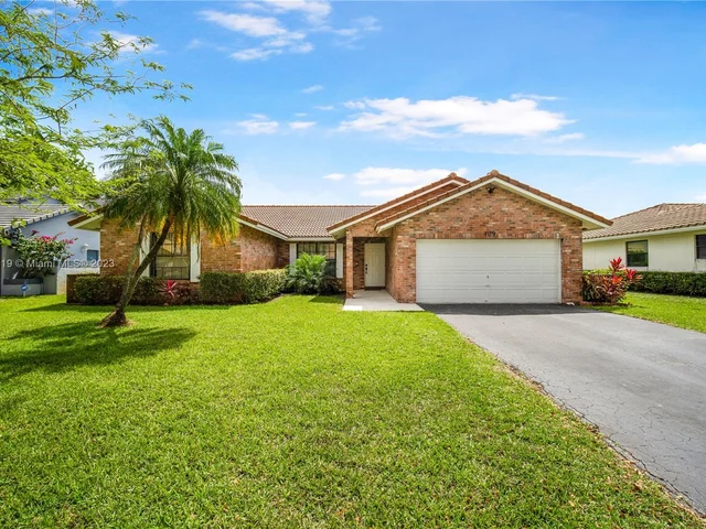 409 NW 107th Ter, Coral Springs FL 33071