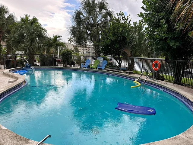 455 Golden Isles Dr # 109, Hallandale Beach FL 33009