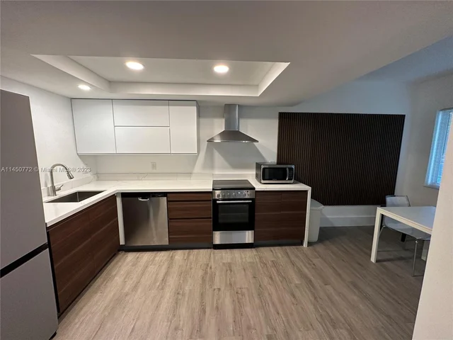 455 Golden Isles Dr # 109, Hallandale Beach FL 33009