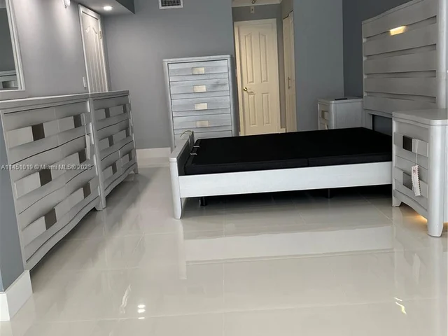 1170 NE 191st St # 26, Miami FL 33179