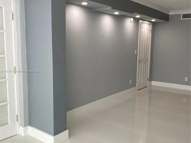 1170 NE 191st St # 26, Miami FL 33179