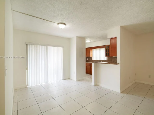 1675 W 42nd St # 102, Hialeah FL 33012