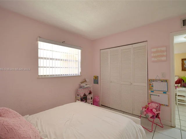 1685 W 42nd St # 101, Hialeah FL 33012