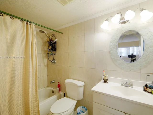 1685 W 42nd St # 101, Hialeah FL 33012