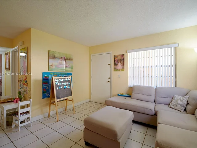 1685 W 42nd St # 101, Hialeah FL 33012
