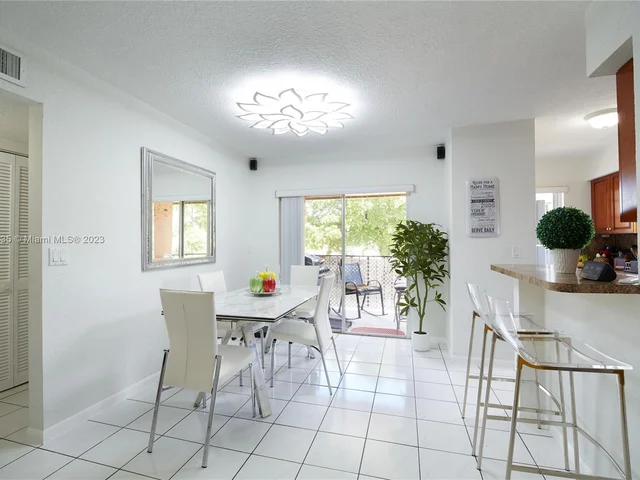 1685 W 42nd St # 204, Hialeah FL 33012