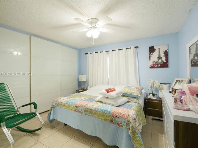 1695 W 42nd St # 102, Hialeah FL 33012