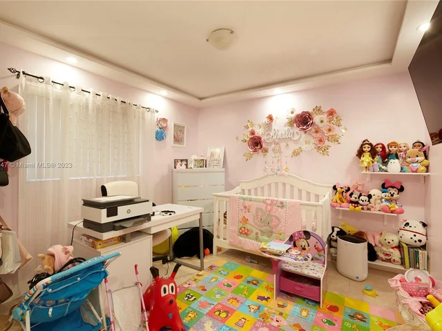 1695 W 42nd St # 102, Hialeah FL 33012