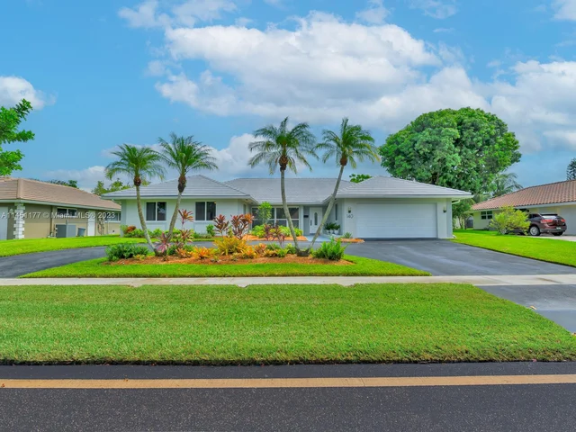 140 El Dorado Pkwy, Plantation FL 33317