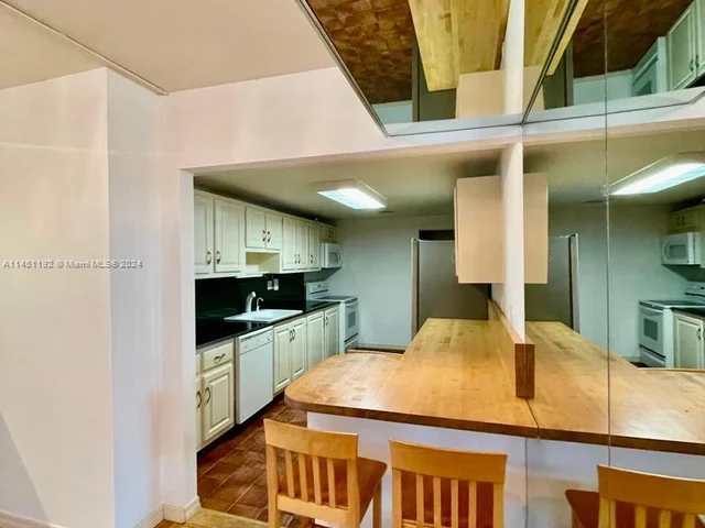 1121 Crandon Blvd # E306, Key Biscayne FL 33149