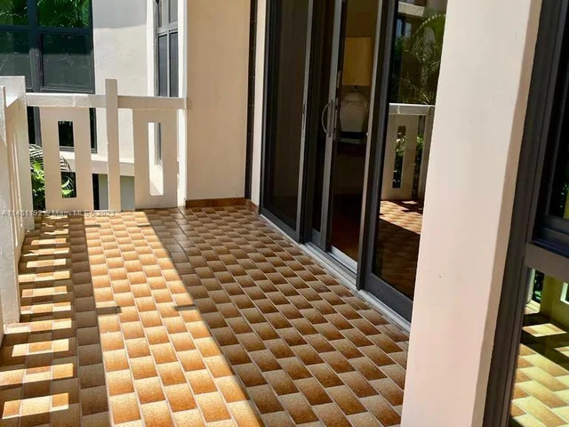 1121 Crandon Blvd # E306, Key Biscayne FL 33149