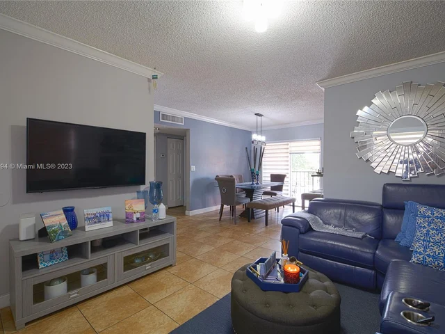 1675 W 42nd St # 202, Hialeah FL 33012