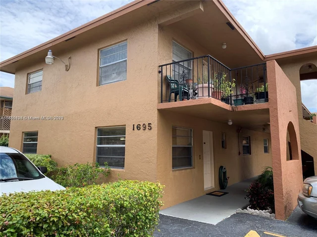 1675 W 42nd St # 202, Hialeah FL 33012