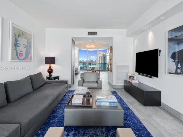 300 S Pointe Dr # 2306, Miami Beach FL 33139