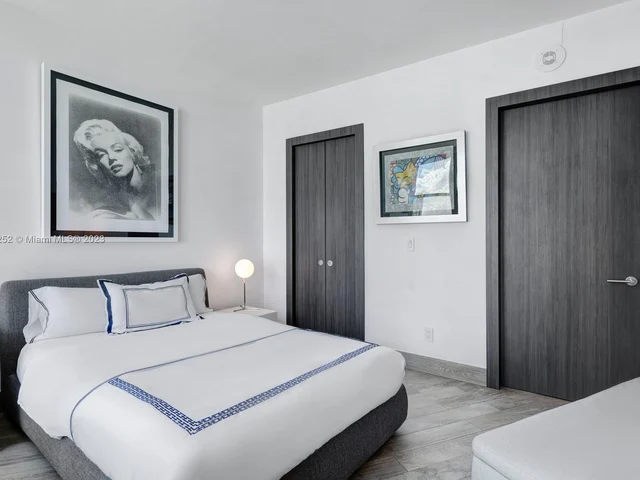 300 S Pointe Dr # 2306, Miami Beach FL 33139