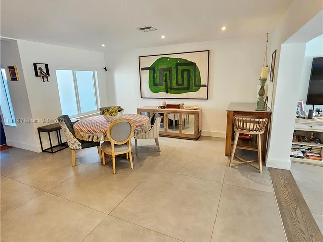 1204 Placetas Ave, Coral Gables FL 33146