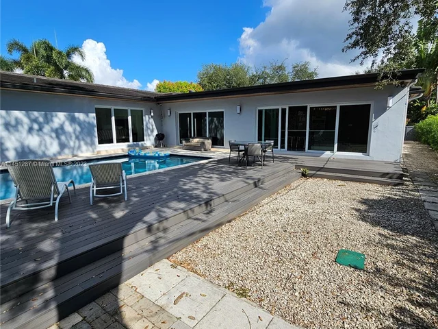 1204 Placetas Ave, Coral Gables FL 33146