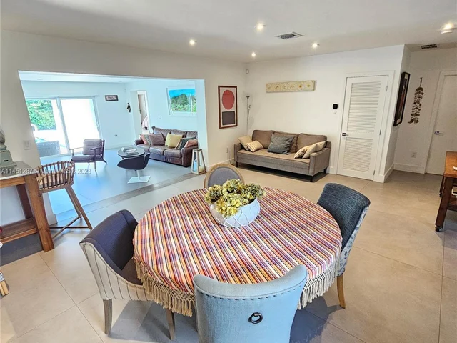 1204 Placetas Ave, Coral Gables FL 33146