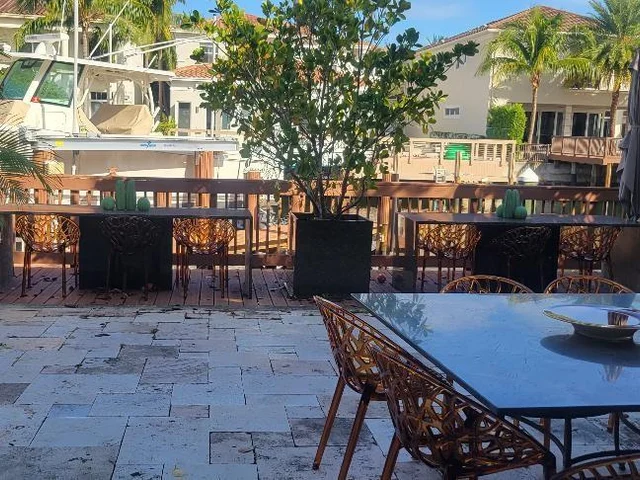 949 Harbor View N, Hollywood FL 33019