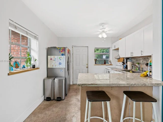 901 NE 16th Pl, Fort Lauderdale FL 33305